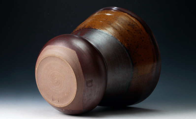 A Mizusashi by Hachizan Takatori XI